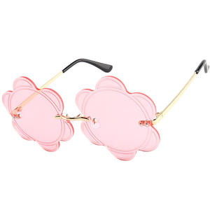 <span class=keywords><strong>Gafas</strong></span> de <span class=keywords><strong>sol</strong></span> con forma de flor para mujer, <span class=keywords><strong>gafas</strong></span> de <span class=keywords><strong>sol</strong></span> de moda Bohemia, divertidas <span class=keywords><strong>gafas</strong></span> de fiesta en la playa, <span class=keywords><strong>gafas</strong></span> de <span class=keywords><strong>sol</strong></span> de verano sin montura para mujer - Product Image 4