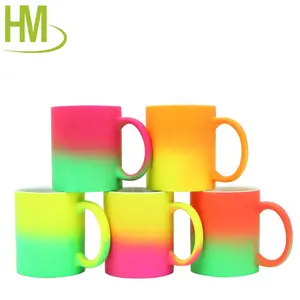 Taza de cerámica de tacto suave de 11oz, taza de sublimación con recubrimiento de silicona de color degradado