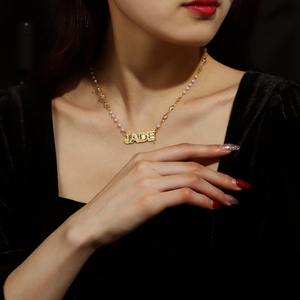 Collana di Perle Personalizzata <span class=keywords><strong>con</strong></span> <span class=keywords><strong>Nome</strong></span>, Ciondolo <span class=keywords><strong>con</strong></span> Lettera Personalizzata e Pietre CZ, <span class=keywords><strong>Catena</strong></span> Placcata Oro per Donne - Product Image 1