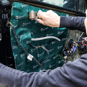 Rouleaux ODM 50 MIL de matériau insonorisant automobile en butyl, <span class=keywords><strong>tapis</strong></span> auto-adhésifs en aluminium pour la réduction du bruit et l'insonorisation des voitures - Product Image 5
