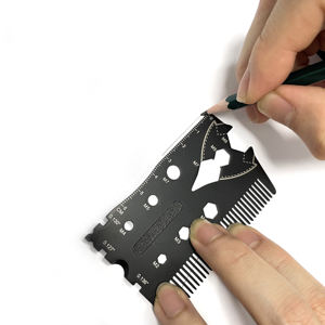 Gadget <span class=keywords><strong>para</strong></span> Papá, Tarjeta Multiherramienta 18 en 1, Peine Metálico <span class=keywords><strong>para</strong></span> Cabello y Barba, Abrebotellas, Tarjetero, Herramienta de Bolsillo, Set de Regalo - Product Image 4