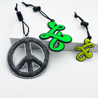 Fabricant de porte-clés OEM Fournisseur Porte-clés clignotant personnalisé Porte-clés lumineux 2D Porte-clés personnalisé en plastique souple Pvc LED réfléchissant