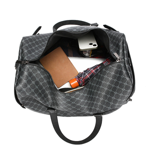 Tas Duffel Perjalanan PVC Monogram Vintage OEM ODM dengan Kantong Samping Ber-resleting, Tali Selempang yang Dapat Disesuaikan, dan Banyak Kantong untuk Perjalanan Bisnis dan Komuter - Product Image 5