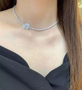 Collar de Camelia de Oro Sólido de 18K Xinfly para Mujer, con Diamantes Naturales de 2.50ct-2.80ct, Estilo Clásico para Boda o Fiesta - Product Image 4