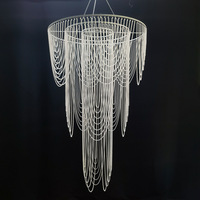 Décoration de scène de mariage pour salle d'événements : Décoration suspendue de plafond, perles, draperie lumineuse, toile de fond, lustres