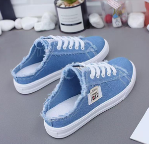 <span class=keywords><strong>Scarpe</strong></span> <span class=keywords><strong>piccole</strong></span> classiche alla moda Casual da donna piatte con tutte le Sneakers alla moda in tela da corsa - Product Image 1