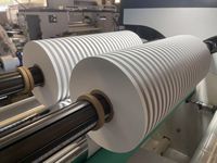 Machine de découpe et de rembobinage de papier laminé informatisée pour rouleaux géants de papier à cigarettes, avec contrôle PLC et chargement automatique