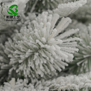 Árbol <span class=keywords><strong>de</strong></span> <span class=keywords><strong>Navidad</strong></span> Artificial Pequeño <span class=keywords><strong>de</strong></span> PE Impermeable para Interiores, Marca Binchi, <span class=keywords><strong>con</strong></span> <span class=keywords><strong>Ramas</strong></span> Estilo Nieve, Piñas, Base Redonda <span class=keywords><strong>y</strong></span> Colores Personalizables - Product Image 4
