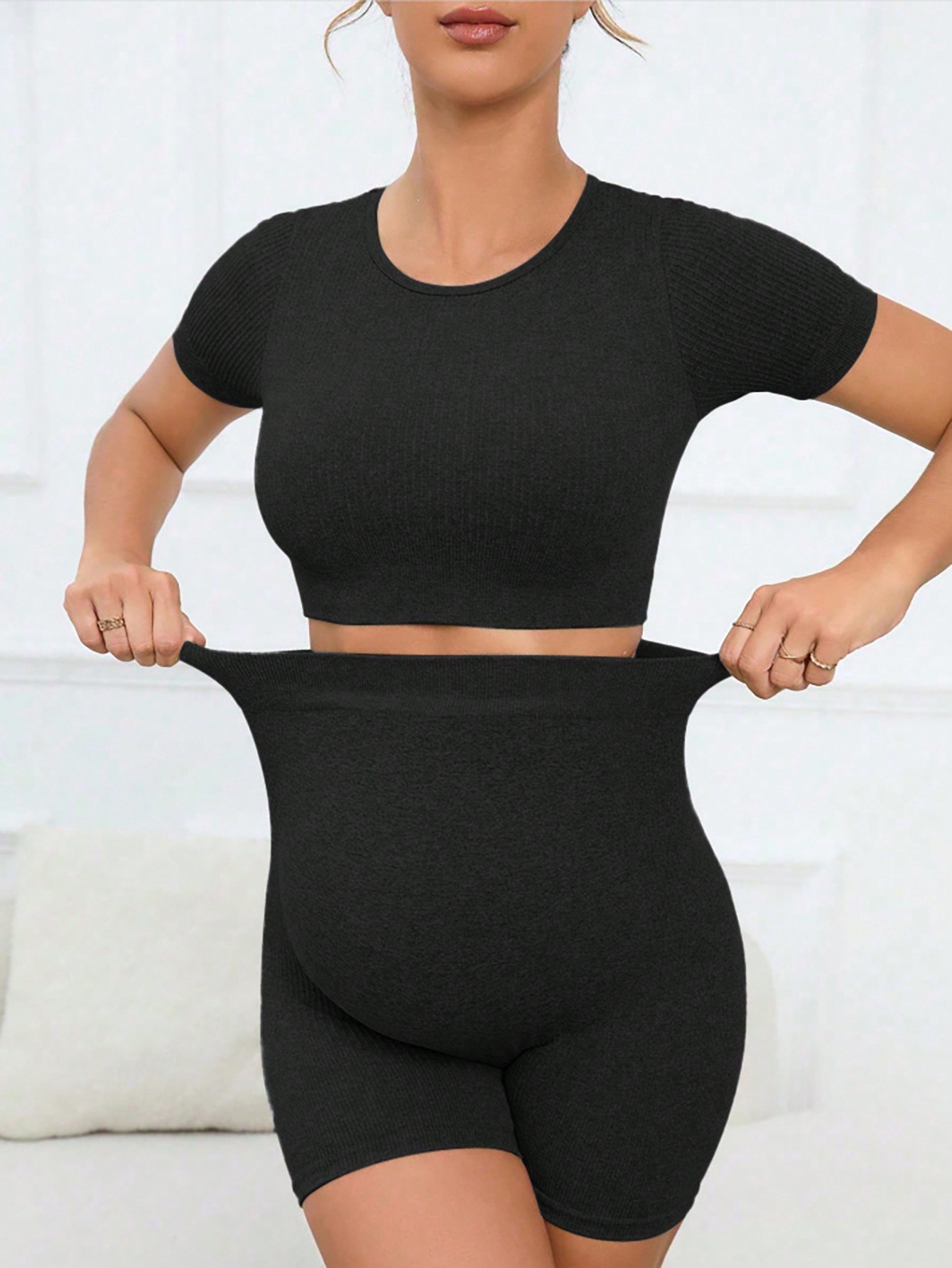 High-Waist Activewear Set: closure, strap or waistband adjustment reference
