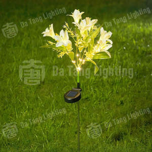 ไฟประดับสวนรูปดอกไม้ พลังงานแสงอาทิตย์ สำหรับตกแต่งคริสต์มาสและฮาโลวีน สร้างบรรยากาศเทศกาล และเพิ่มความสวยงามให้กับจุดถ่ายรูป - Product Image 6