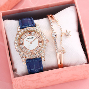 Vente en gros Montre glacée pour hommes et femmes avec diamant argenté Nouveau design Montre à quartz tendance de luxe Ensemble de deux pièces Reloj - Product Image 6