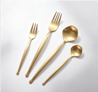 Luxuriöses Gold 304 Edelstahl Modernes Besteck-Set mit Einzigartigem Diamant-Rhombus-Griff Matt Satiniertes Finish Party Großhandel