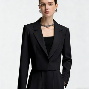 <span class=keywords><strong>Blazer</strong></span> noir sur mesure pour femme, silhouette ample et fluide en tissu lisse, polyvalent pour le soir et le bureau - Product Image 2
