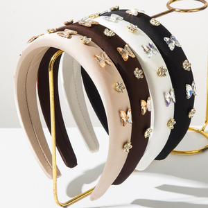 Serre-tête large style baroque avec papillons pour femme, orné de fleurs métalliques faites à la main, accessoire de mariée - Product Image 1