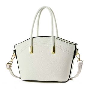 Sac fourre-tout rétro en PU grande capacité pour femme, nouvelle collection automne-hiver, haut de gamme, simple, avec chaîne et fermeture éclair, en polyester - Product Image 6