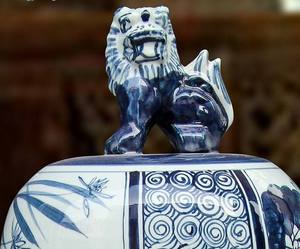 Jarrón Moderno Dorado Estilo Jarrón de Jengibre, Floreros de Cerámica y Porcelana Azul y Blanco para Hotel, Regalos Empresariales de Lujo Modernos, Decoración del Hogar - Product Image 3