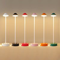 Lampe de table LED RVB sans fil à détecteur de mouvement magnétique, rechargeable par USB, pour décoration nordique intelligente de la maison, réglable et personnalisable pour chevet