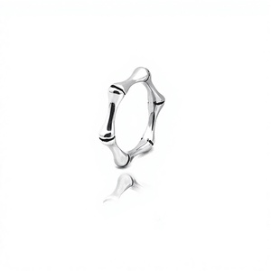 Anello da uomo in acciaio inossidabile, stile hip-hop geometrico, versatile ed elegante, dal design audace e dallo stile Instagram, semplice, per e-commerce transfrontaliero. - Product Image 1