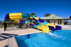 Коммерческий аквапарк стеклоткани шлепанцы без задника с открытыми пальцами; Популярная уличная бассейн шлепанцы без задника с открытыми пальцами для гостиницы, курорт, Аква park-DP-HS250 - Product Image 5