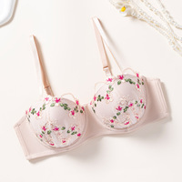 Ensemble de lingerie push-up demi-bonnet à armatures, brodé de dentelle, en maille, confortable et sexy, en nylon, style européen-américain transfrontalier