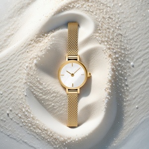 Montre pour femme personnalisée 19 mm à quartz, en acier inoxydable doré, bracelet maille milanaise, cadran blanc nacré, style professionnel, avec aiguilles et verre en cristal - Product Image 2