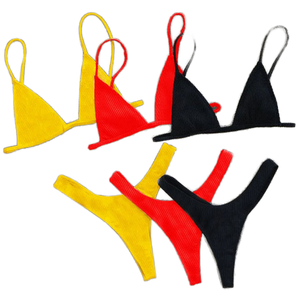 Ensemble de bikini pour femmes avec logo personnalisé OEM, micro-soutien-gorge triangle, string, maillot de bain respirant à séchage rapide, vêtements de plage tricotés pour femmes - Product Image 1