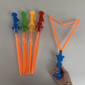 Baguette à <span class=keywords><strong>bulles</strong></span> en plastique en forme d'épée occidentale colorée <span class=keywords><strong>de</strong></span> 45cm pour enfants en plein air - Product Image 2
