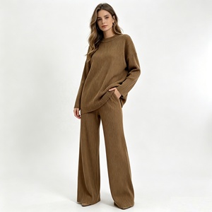 Set Maglione Lavorato a Maglia in <span class=keywords><strong>Misto</strong></span> <span class=keywords><strong>Lana</strong></span> da Donna, Vestibilità Ampia, Effetto <span class=keywords><strong>Cashmere</strong></span>, con Pullover a Costine <span class=keywords><strong>e</strong></span> Pantaloni a Gamba Larga - Abbigliamento Invernale da Donna - Product Image 1