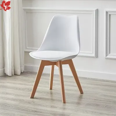 İskandinav ev mobilya plastik koltuk deri yastık ile İskandinav lale plastik sandalye ahşap bacaklar yemek sandalyeleri oturma odası için