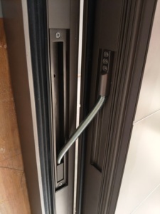 Puerta Batiente de Aluminio Impermeable de Diseño Moderno con Moldura Metálica Contemporánea para Dormitorio, Sala de Estar, <span class=keywords><strong>Hotel</strong></span>, Apartamento, Interior, Insonorizada - Product Image 5