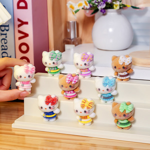 Kt Cat Dolls Mini figurines décoratives de dessins animés pour la maison, le bureau, ornement de bureau, cadeau d'anniversaire pour enfants de 8 à 12 ans - Product Image 3