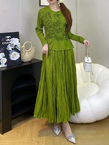 Conjunto Plisado Miyake Casual de Verano 2026, Nuevo, Color Caqui, Top con Estampado Floral 3D, Falda Plisada, Dos Piezas, Venta al Por Mayor - Product Image 4