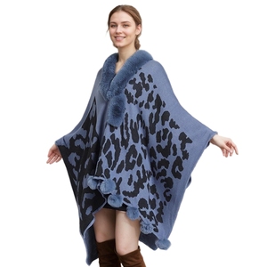 Cárdigan de punto jacquard informal para mujer con cuello de piel sintética y bonitos pompones, ideal para fiestas, compras y galas. - Product Image 3