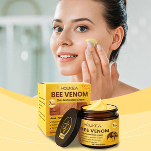 Crème hydratante au venin d'abeille avec logo personnalisé, crème hydratante profonde pour le visage, crème essence pour le cou au venin d'abeille - Product Image 1
