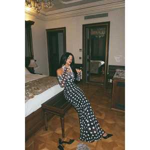 Robe de soirée noire à manches longues à pois - Product Image 5