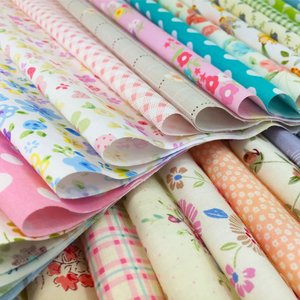 Cuadrados de tela floral precortados 100% algodón, material para quilting, para manualidades de costura DIY hechas a mano. - Product Image 1