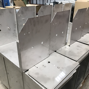 Service CNC Vietnam : Tôles en acier inoxydable avec découpes circulaires et trous de ventilation pour usage industriel - Product Image 4