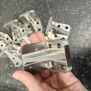 Servicio de Mecanizado CNC de Precisión: Fresado, Torneado, Taladrado y Brochado para Llaveros Personalizados de Acero Inoxidable/Latón/Aluminio - Product Image 5