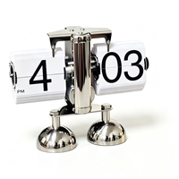Horloge de table à bascule en métal avec double support, style européen moderne, tendance et minimaliste, décoration polyvalente pour la maison
