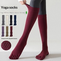 Chaussettes de yoga en coton tricoté à cinq doigts et tube long pour femmes, antidérapantes, à compression pour le mollet, idéales pour le Pilates, la course et le cyclisme