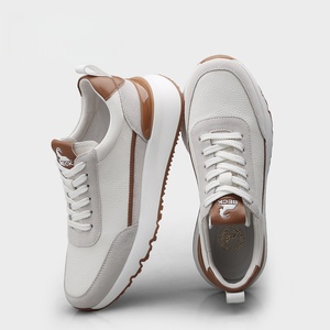 Chaussures de randonnée décontractées pour hommes en cuir véritable respirant, antidérapantes, légères, confortables, imperméables, pour tous - Product Image 3