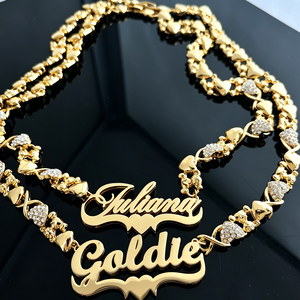 Collana con Doppia Targhetta Personalizzata Placcata in Oro 18k con Cuore e Orsacchiotto, Gioiello Personalizzato per Donna - Product Image 1