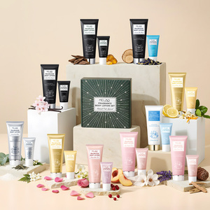 Ensemble Lait Corporel et Crème Mains aux Notes Florales Orientales Formule Anti-Âge aux Peptides Barrière Cutanée Crème Mains au Rétinol Voile d'Ambre Cacao - Product Image 6