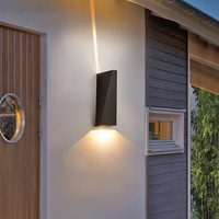 Applique murale LED extérieure étanche, design minimaliste biseauté haut/bas pour villa, cour, mur extérieur