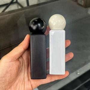 Flacone in Vetro Trasparente Giallo Vuoto con Pompa Nika e Rivestimento, Spessore 1 cm, Disponibile in Stock, Confezione per Cosmetici e Cura della Pelle - Product Image 6