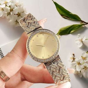 Reloj de Lujo para Hombre con Caja de Aleación, Movimiento de Cuarzo, Esfera de 40 mm, Correa de Silicona/Cocodrilo, Diseño de Dibujos Animados - Product Image 2