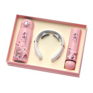 Set de Regalo Personalizado para Maestros con Dispositivo de Masaje y Botella de Agua para la Ceremonia de Agradecimiento a los Maestros - Product Image 1