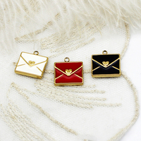 Collier de breloques en acier inoxydable en forme d'enveloppe, de bottes, de talons hauts, de lunettes, de cartes à jouer et de pendentifs cœur pour la fabrication de bijoux