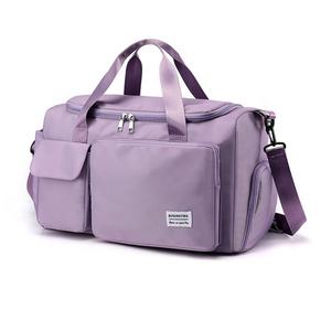 Sac de voyage imperméable personnalisé pour femmes, grande capacité, sac de week-end, sac de nuit avec compartiment pour chaussures - Product Image 1