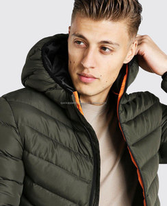 Chaqueta Acolchada de Invierno para Mujer, Diseño OEM Personalizado, con Múltiples Bolsillos, Capucha, Resistente al Viento y Transpirable, Relleno 100% Poliéster, para Actividades al Aire Libre - Product Image 2